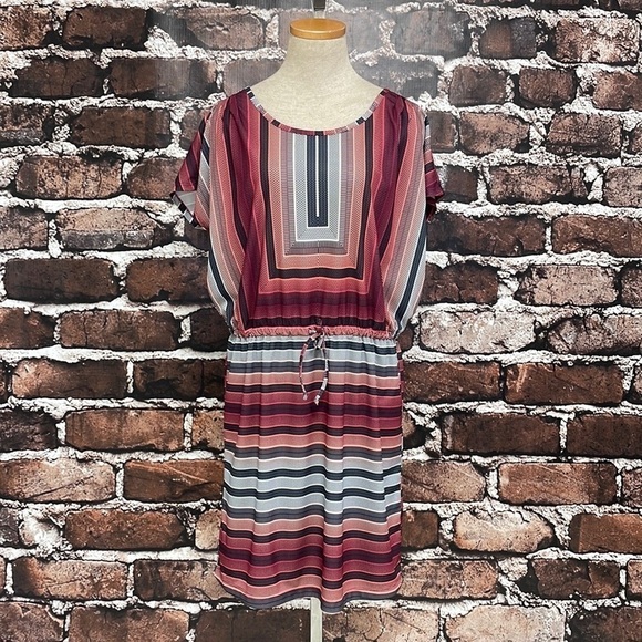 PrAna Dress Short Sleeve Blouson Geometric Red Gray Size Medium M - Picture 5 of 17
